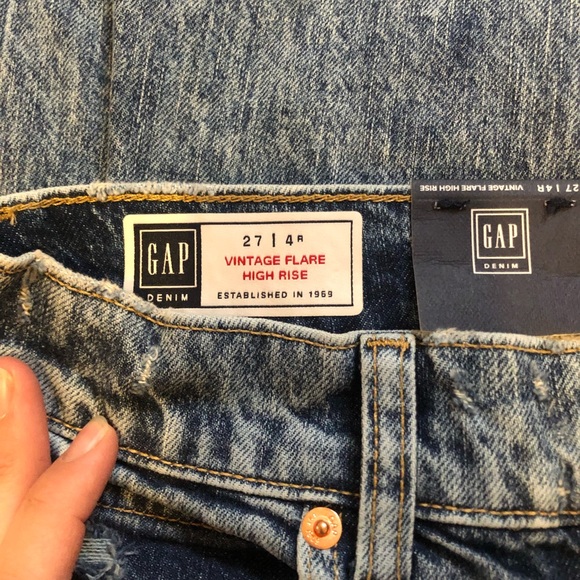 Gap vintage flare high rise jeans. - Picture 3 of 5